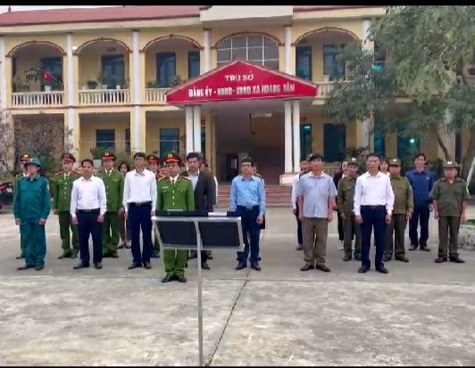 Đảng ủy - HĐND-UBND-MTTQ xã Hoàng Vân tổ chức Nghi lễ chào cờ và hát quốc ca vào thứ 2 tuần làm...